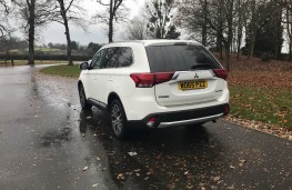 Mitsubishi Outlander, rear