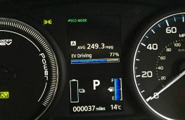 Mitsubishi Outlander PHEV 2015, instruments