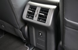 Mitsubishi Outlander, 2018, rear seat vents