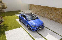Mercedes-Benz CLA, 2025, overhead