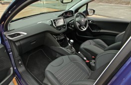 Peugeot 208, interior