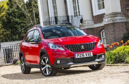 Peugeot 2008 GT Line, 2016, front