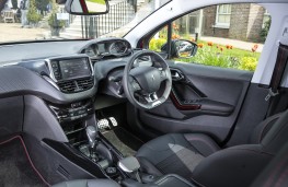 Peugeot 2008 GT Line, 2016, interior