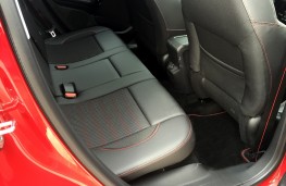 Peugeot 2008 GT Line, 2016, rear seats