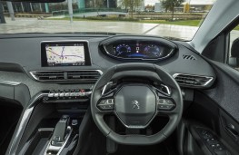 Peugeot 3008 Allure, 2017, instrument panel