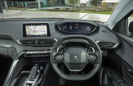 Peugeot 3008 Allure, 2017, instrument panel, sat nav