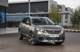 Peugeot 3008 Allure, 2017, front, static