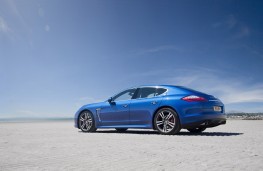 Porsche Panamera Diesel, side