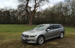 VW Passat estate, front