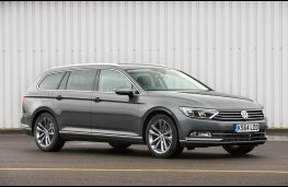 Volkswagen Passat Estate, front