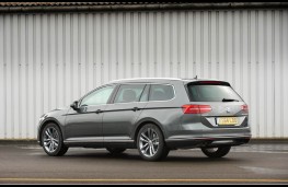 Volkswagen Passat Estate, rear
