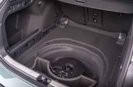 Volkswagen Passat, 2025, boot, underfloor