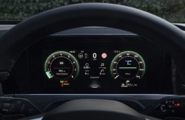 Volkswagen Passat, 2025, instrument panel