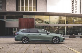 Kia PV5 passenger, 2025, side