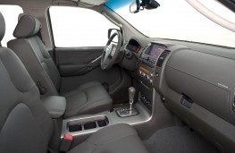 Nissan Pathfinder,interior