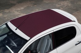Peugeot 108, sunroof closed