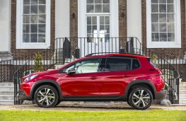 Peugeot 2008, side static