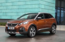Peugeot 3008 SUV, front static