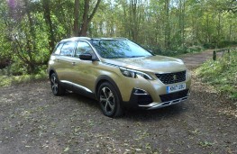 Peugeot 5008, front static 2