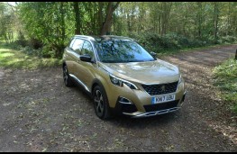 Peugeot 5008, front static