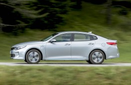 Kia Optima PHEV, side, action