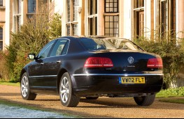 Volkswagen Phaeton, rear