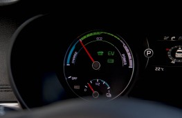Kia Optima PHEV, power gauge