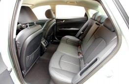 Kia Optima PHEV, rear seats