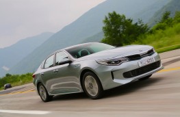Kia Optima PHEV, side