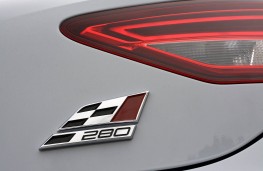 SEAT Leon Cupra badge