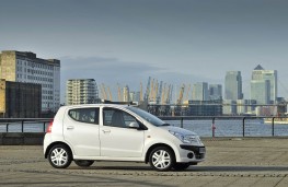 Nissan Pixo, 2009, side