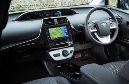 Toyota Prius Plug-in, interior