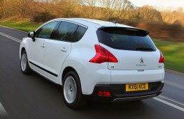 Peugeot 3008 HYbrid4, rear