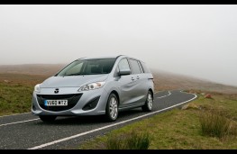 Mazda5, action
