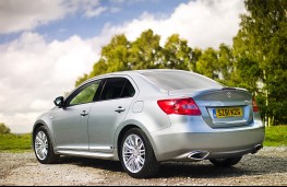 Suzuki Kizashi, rear