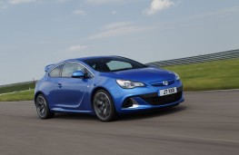 Vauxhall Astra VXR, track