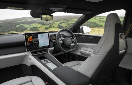 Polestar 4, 2025, interior
