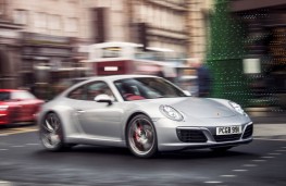 Porsche 911 Carrera S, front action