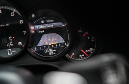 Porsche 911 Turbo S, dash detail