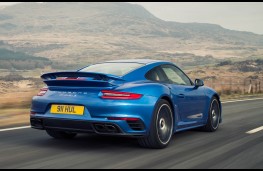 Porsche 911 Turbo S, rear action