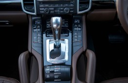 Porsche Cayenne, centre console