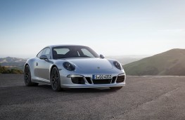 Porsche 911 Carrera 4 GTS Cabriolet, front