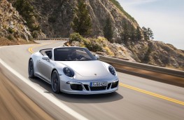 Porsche 911 Carrera 4 GTS Cabriolet, front