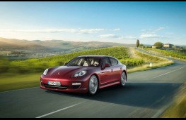 Porsche Panamera Gran Tourismo front
