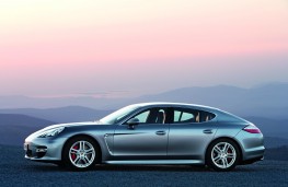 Porsche Panamera Side