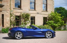 Ferrari Portofino, side