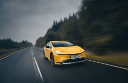 Toyota Prius, 2025, front, action