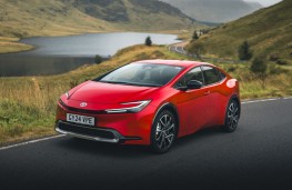 Toyota Prius, 2025, front