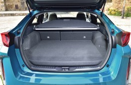 Toyota Prius PHEV, 2017, boot