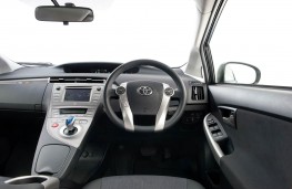 Toyota Prius Plug-in, interior